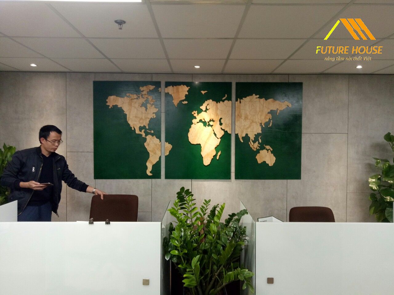 Bản Đồ Gỗ Gắn Tường World Plate